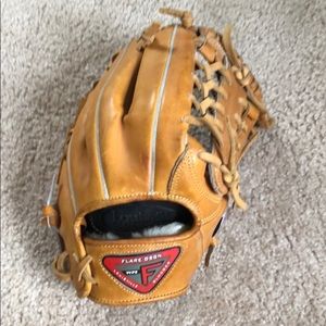 Louisville Slugger Pro Flare Series 11.5 inch